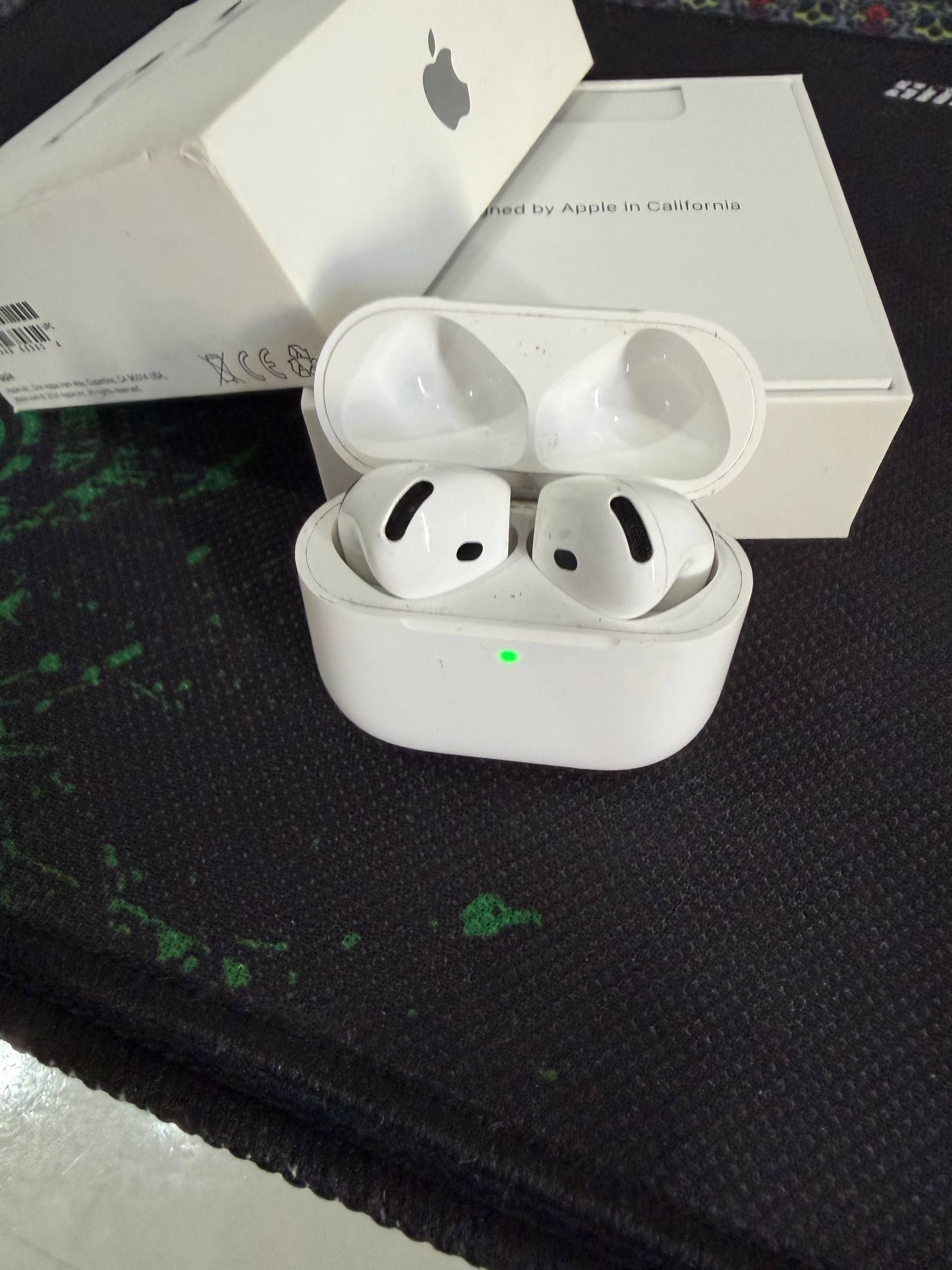 Наушники Apple Airpods 4 ANC с шумоподавлением, все отлично работает, с коробкой
