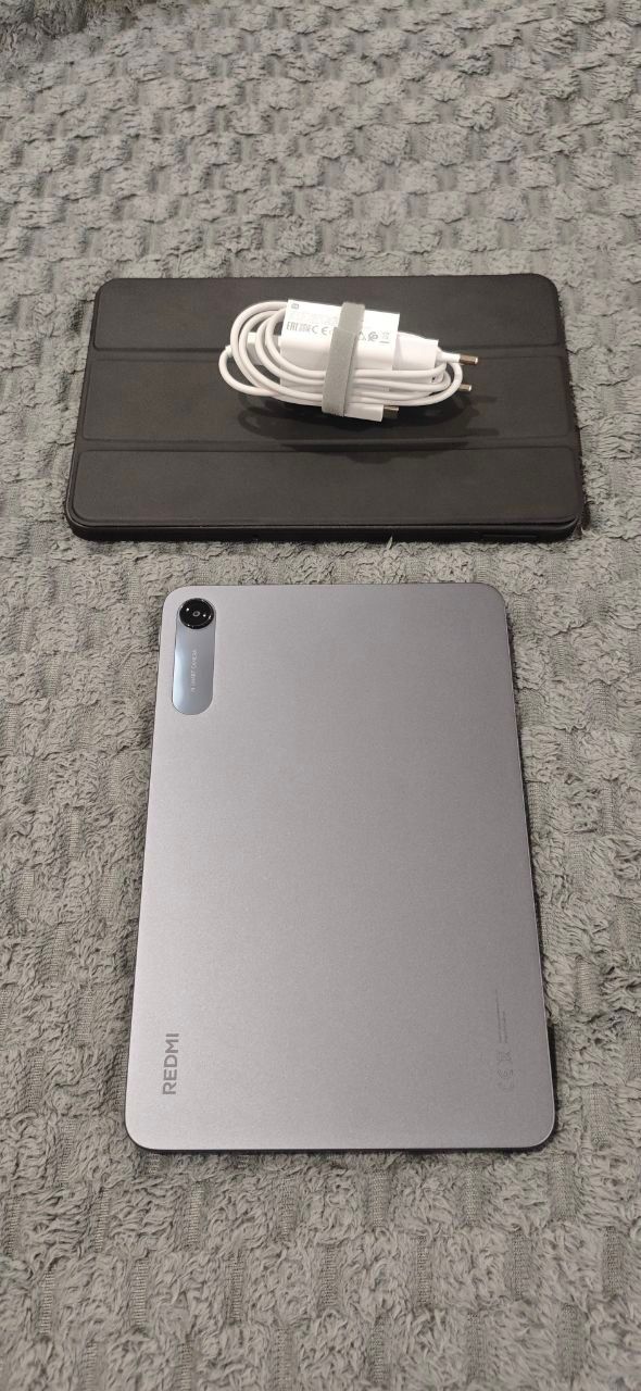 Нячанг. Продам планшет xiaomi pad 2 9.7 128gb. Глобальная прошивка. 7 циклов зарядки. Комплект на фото. 3.200.000vnd