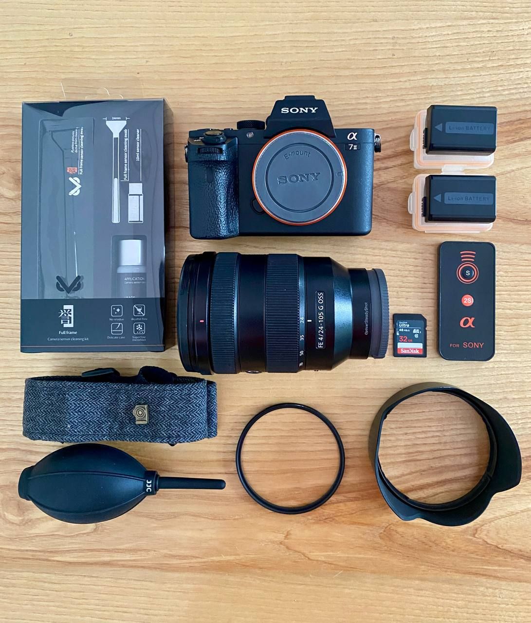 Продам камеру Sony A7M2 + объектив Sony FE 24-105mm F4 G OSS + дополнительные штуки для ухода и удобной работы.