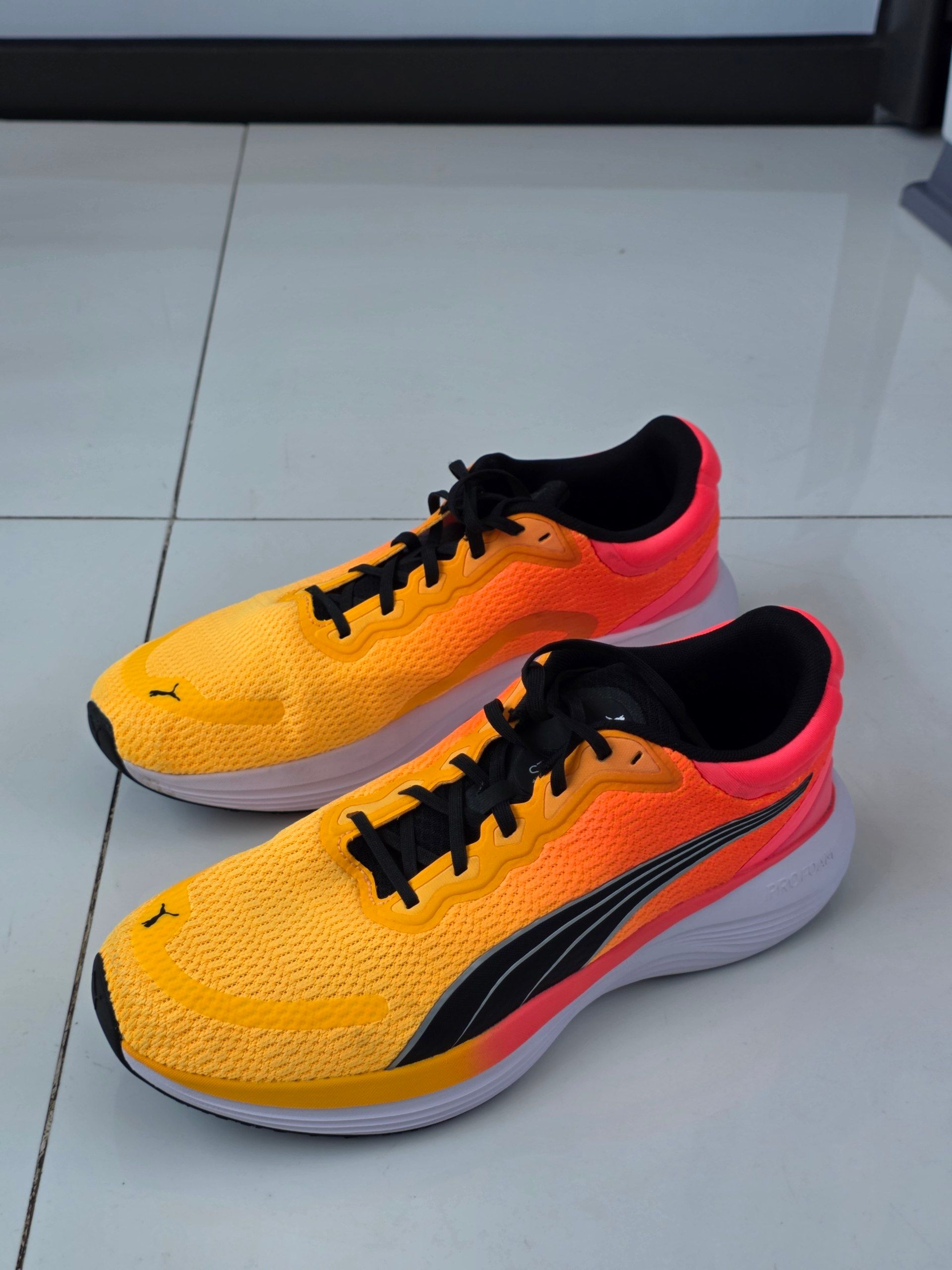 Продам оригинальные кроссовки PUMA, российский р-р 43-44. Надевал один раз, не подошёл размер. Состояние новых. Цена 500
