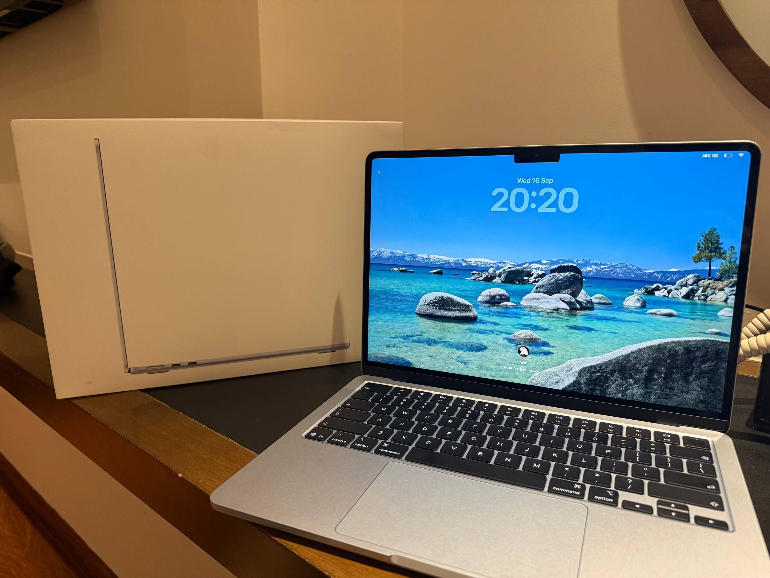 Продается MacBook Air m5 13inch 512gb
