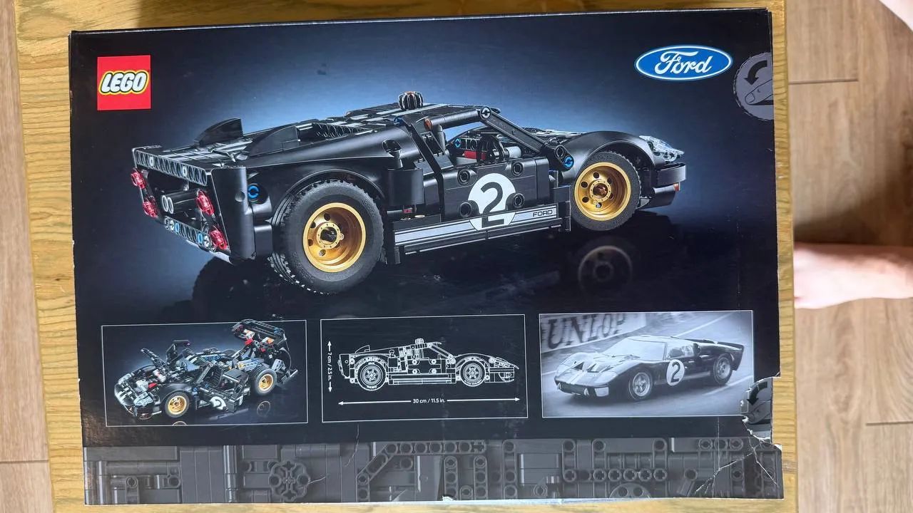 LEGO Technic 42223 (Гоночный автомобиль 1966 Ford GT40 MK II). Все детали на месте, разложила все по пакетикам как в инс