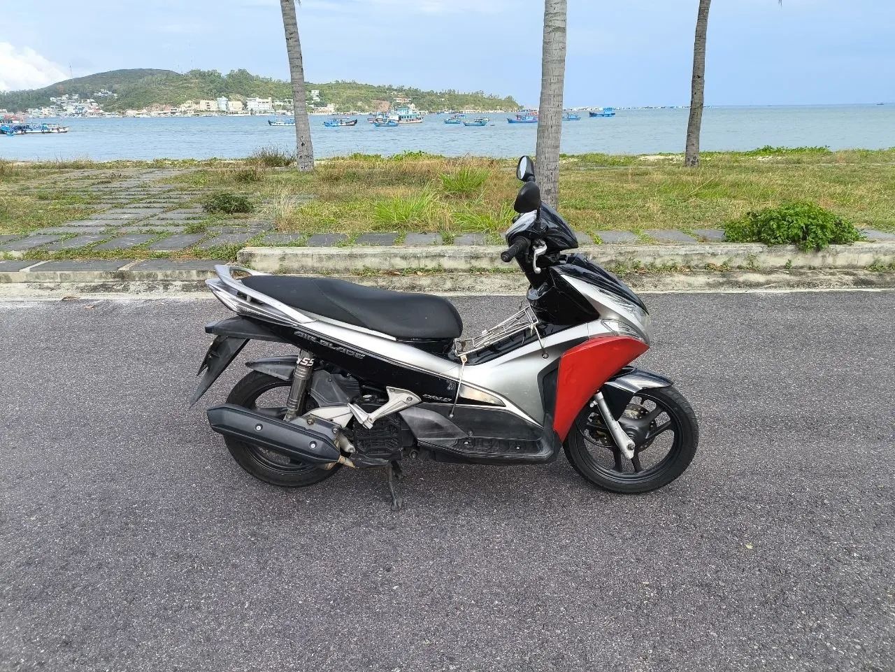 Продам мотобайк Honda Airblade 2012г.в.