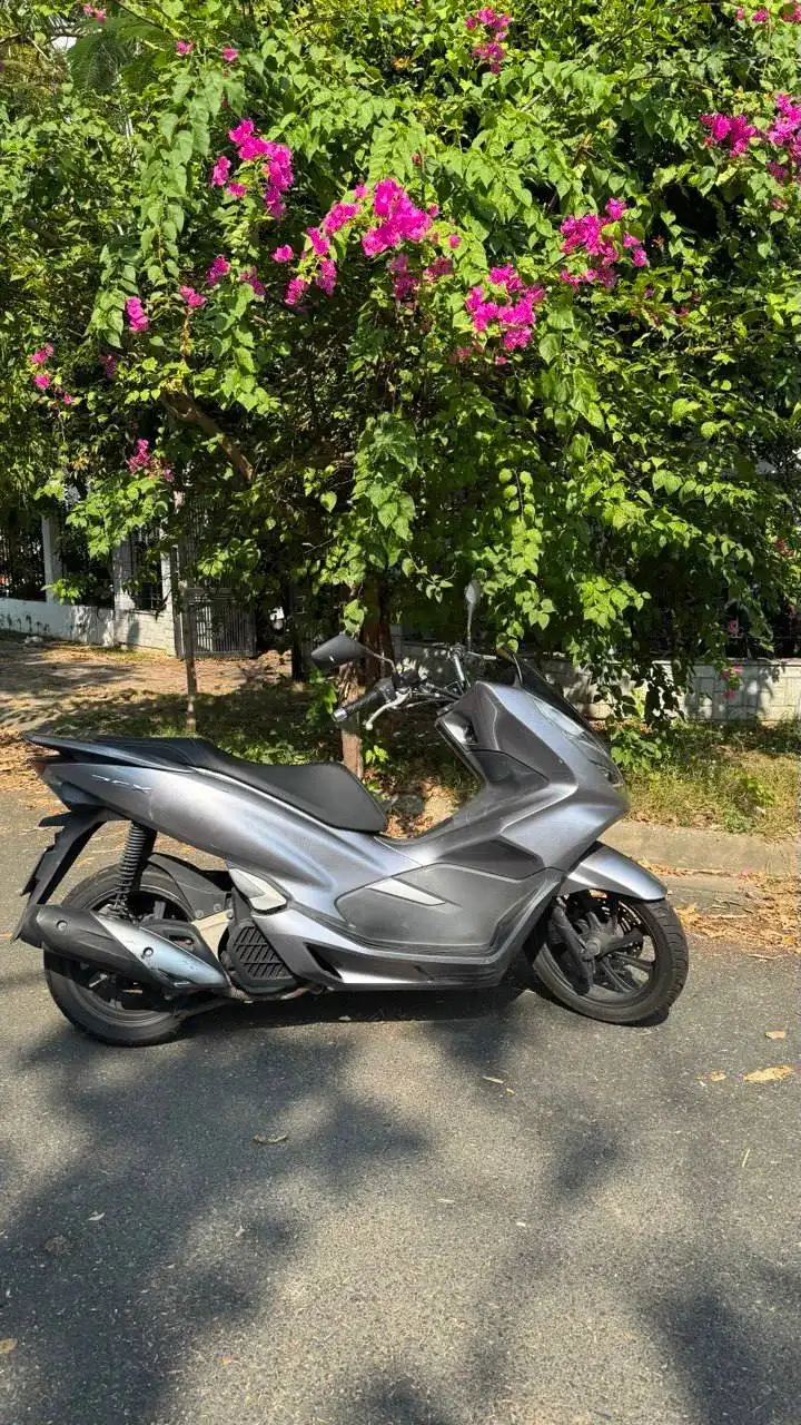 Honda PCX 2018 третье поколение. 125 кубов.