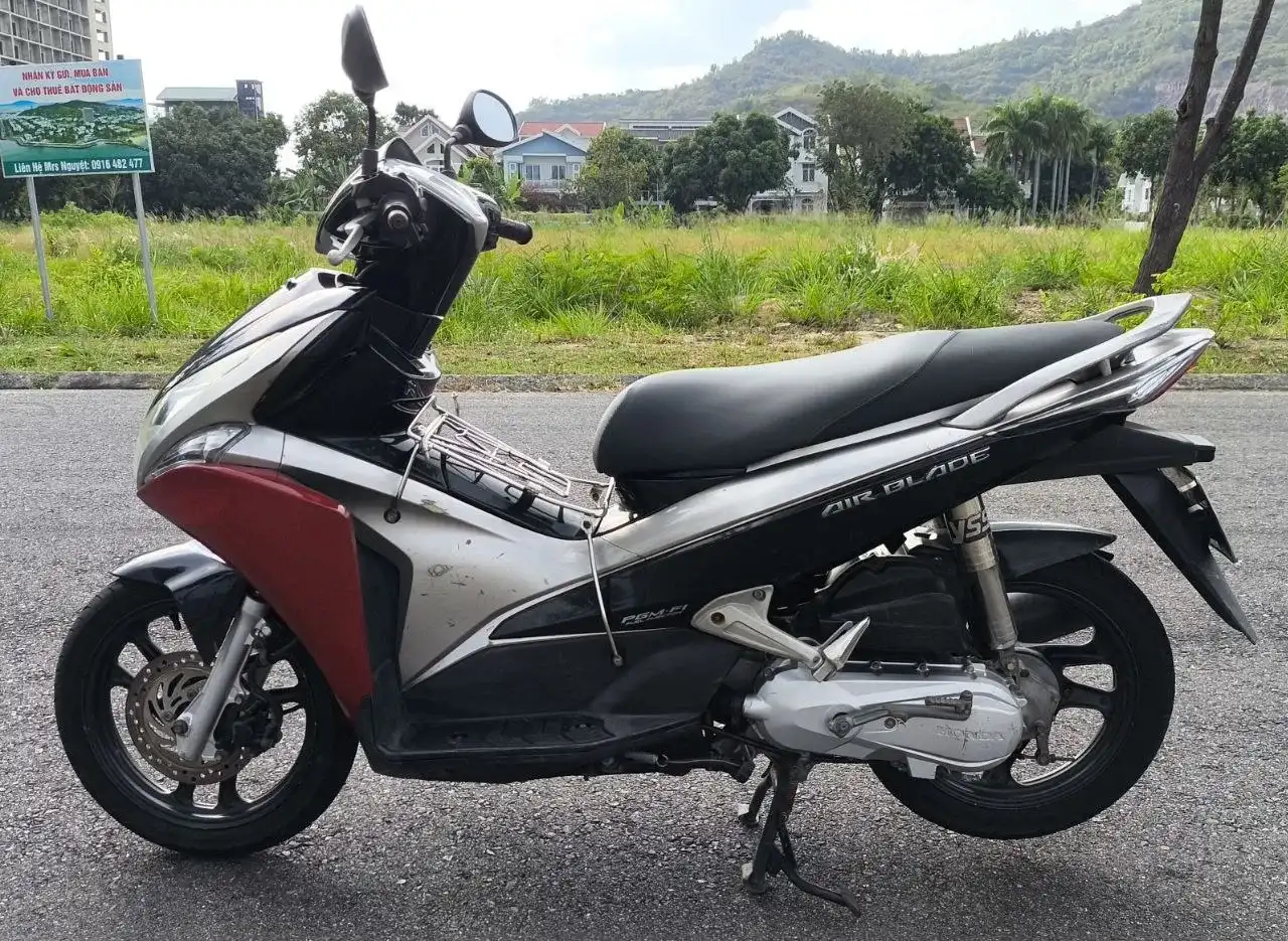 Продам мотобайк Honda Airblade 2012 инжектор.