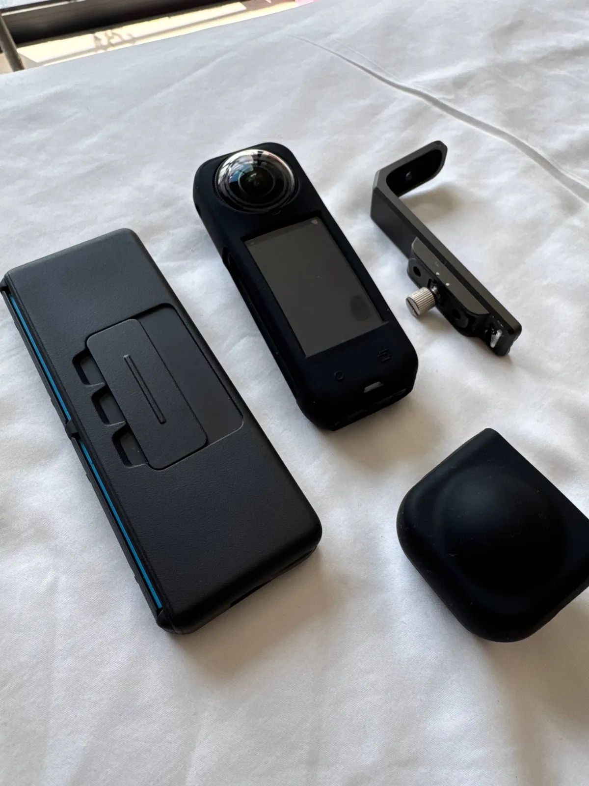 Продам Insta 360 x5