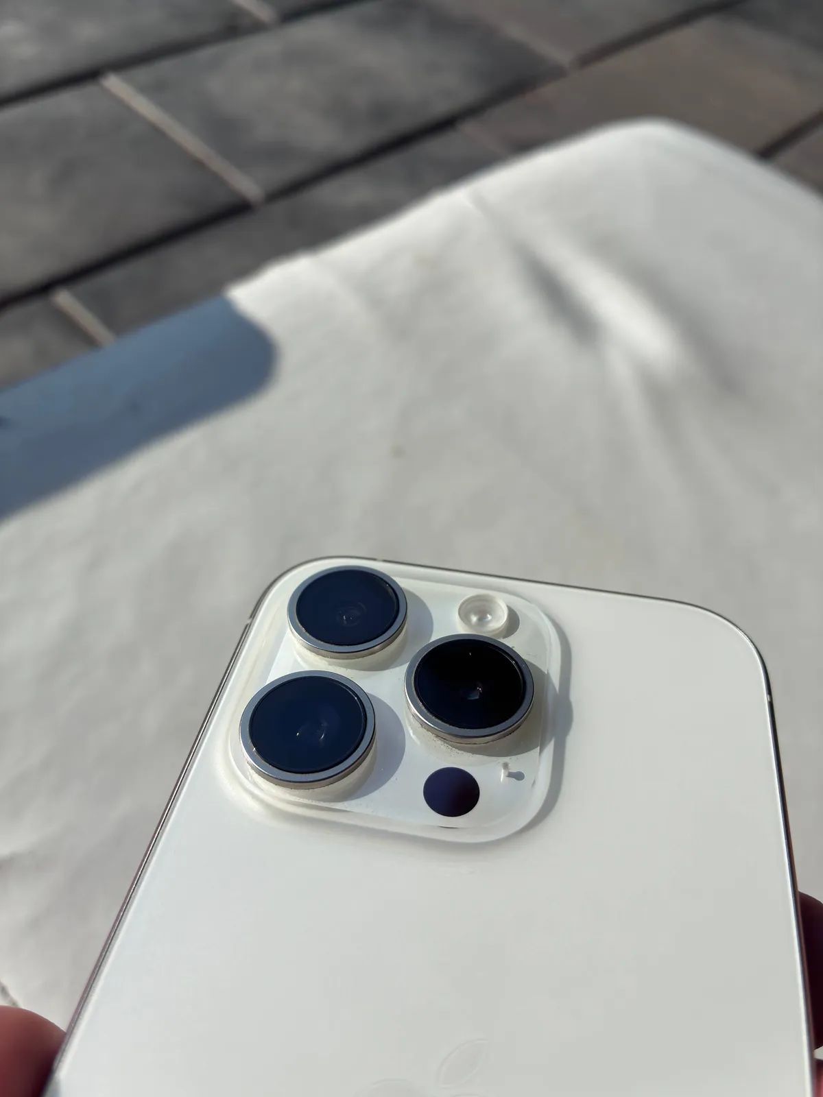 iPhone 15 Pro в идеальном косметическом состоянии. Всегда носился в чехле и под защитным стеклом.