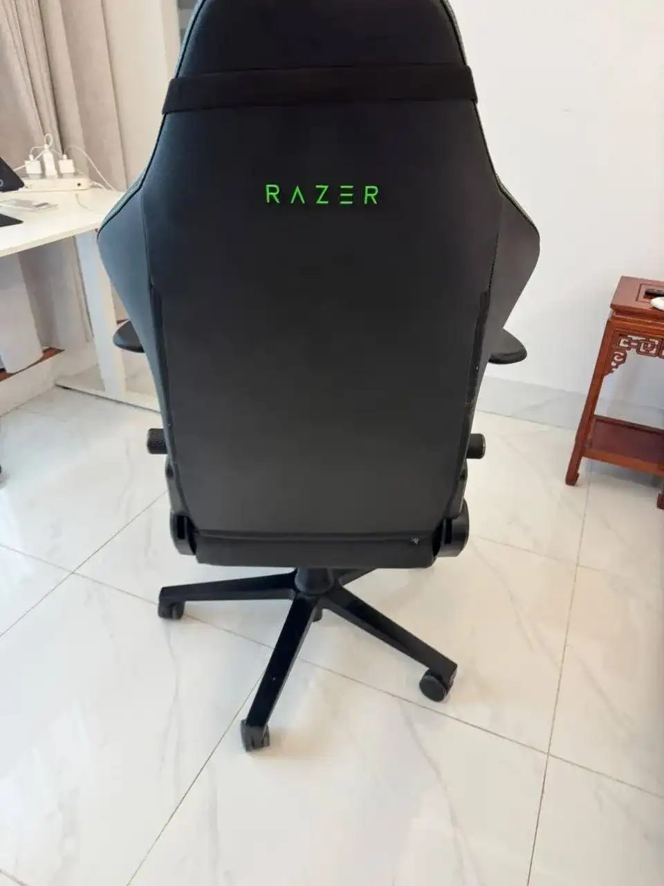 Продам 2 офисных/компьютерных кресла