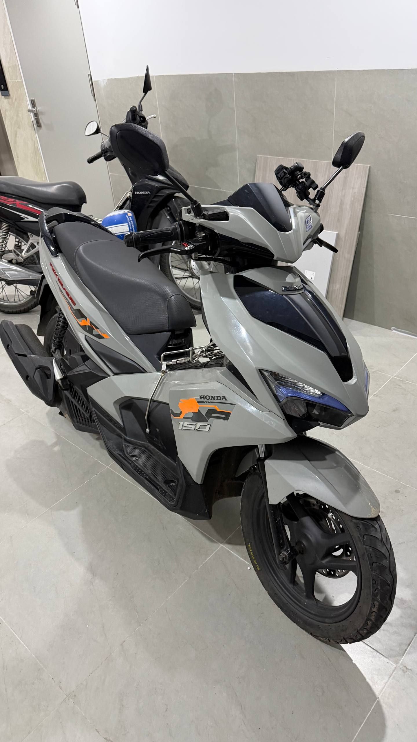 Продам Honda Air blade 2017, 125сс, блю кард, 23 22,5 млн донг, в подарок держатель для телефона и каска 🪖
