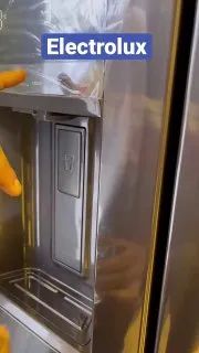 Продаю новый холодильник Electrolux EHE6879A-B CVN (графитовый) в коробке.