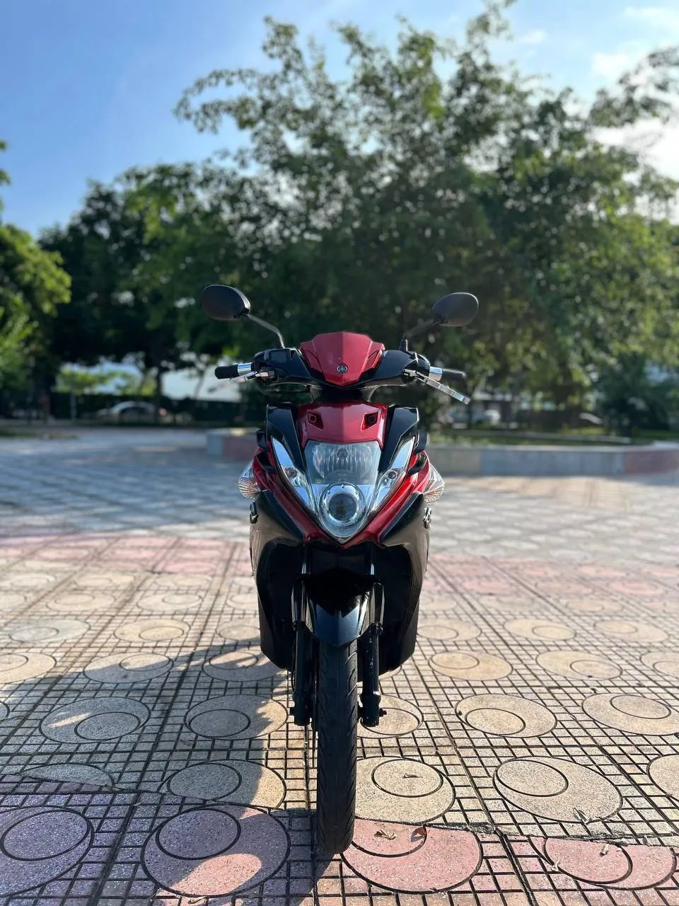 Продам Yamaha Nouvo 5, 2012 год, 125 cc, в хорошем состоянии. Двигатель работает хорошо, коробка передач переключается х