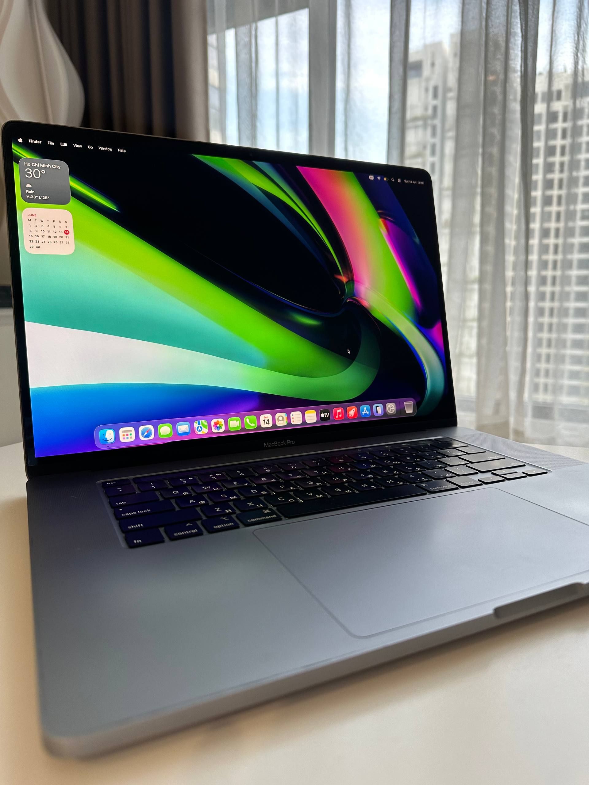 Продам MacBook Pro i7 16” (2019) SSD 512GB 2019 RAM 16GB