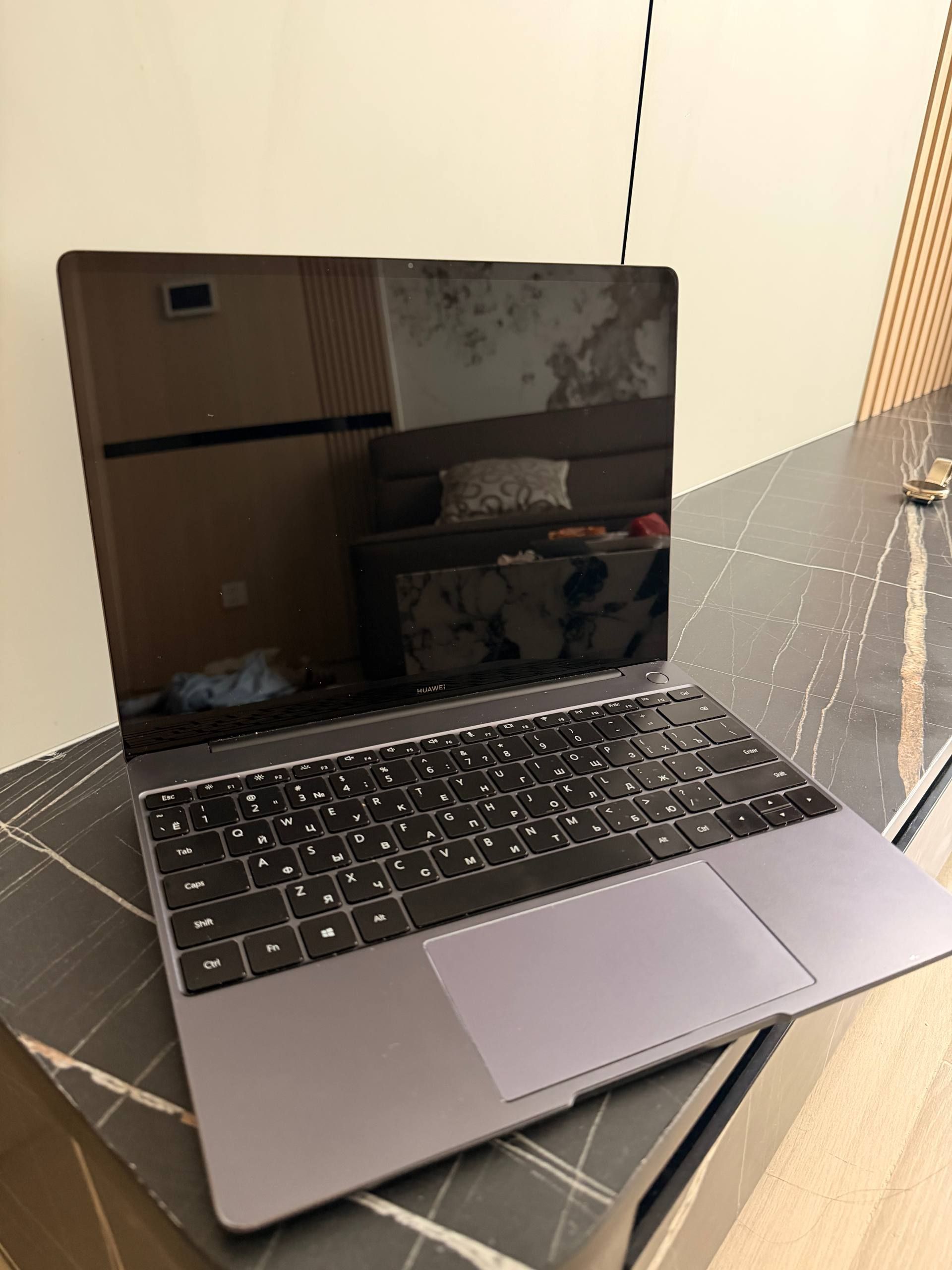 Huawei MateBook 13 — i5 / 8GB / 512GB SSD / NVIDIA MX250