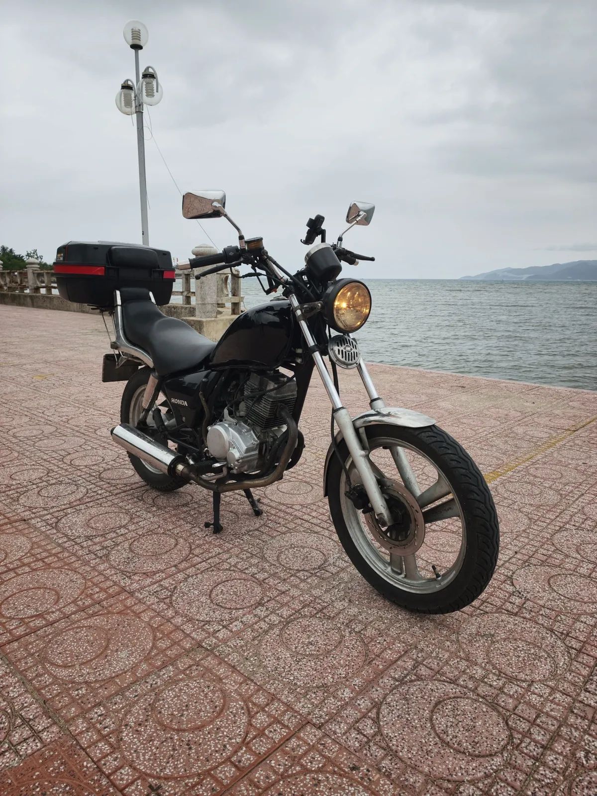 Продается классический мотоцикл Daelim Honda 125cc(Южная Корея) Владею 7 лет. За время владения все поменяно от цепи, зв