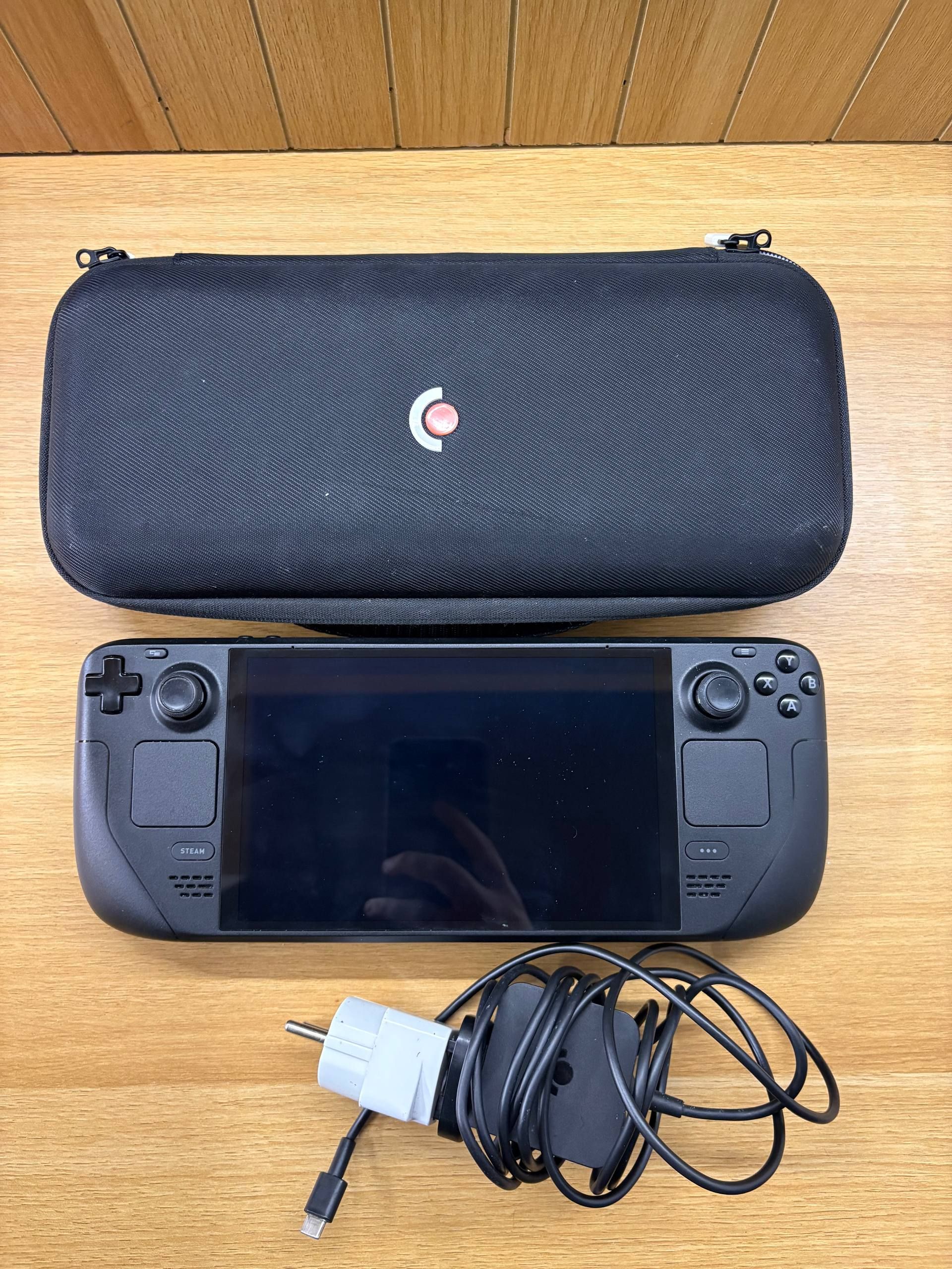 Продаю Steam Deck OLED 1TB в идеальном состоянии (был куплен прошлой осенью, использовался от силы 20 часов).