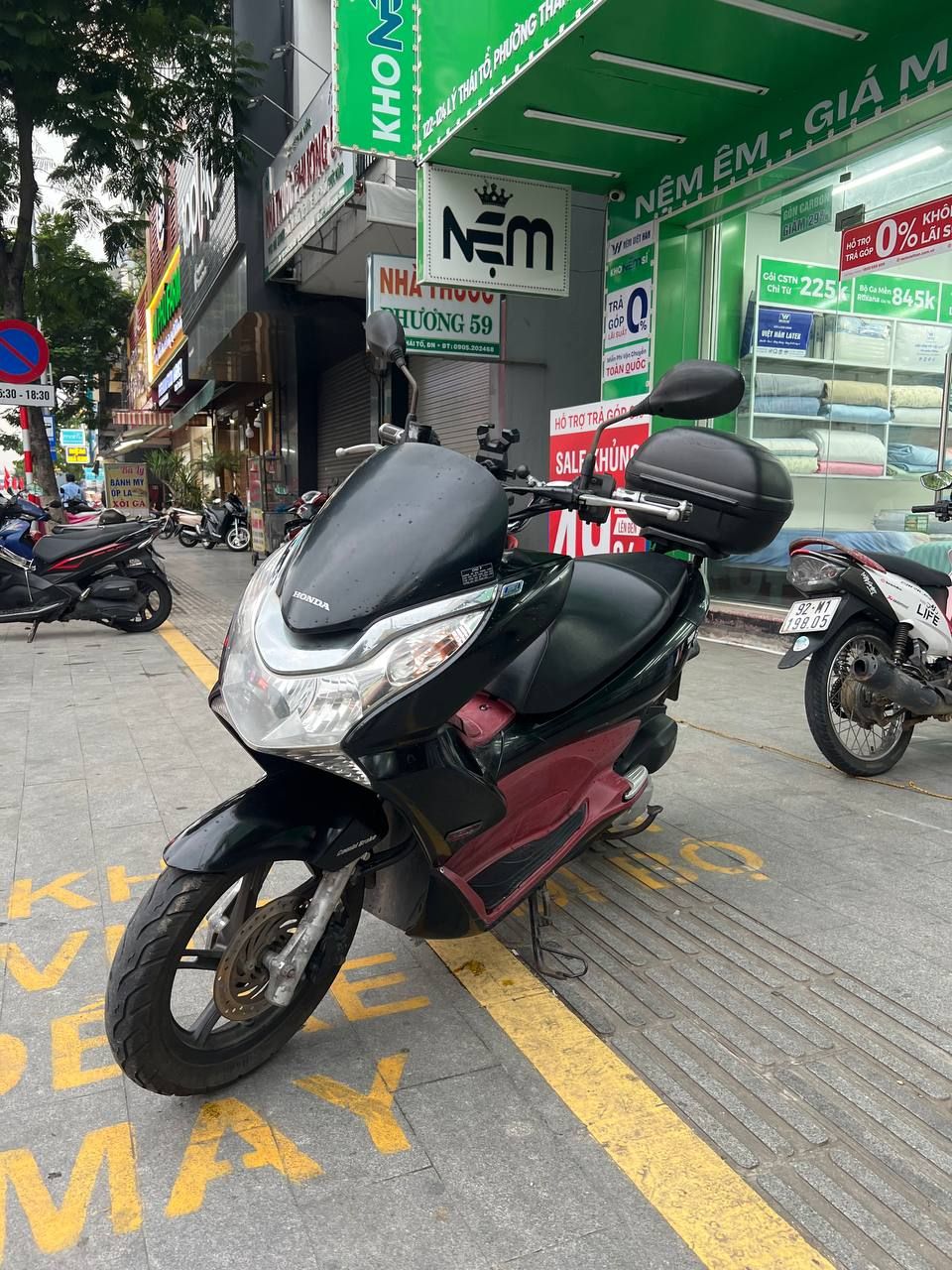 Продам Honda Pcx 125 кубов 2013 года.