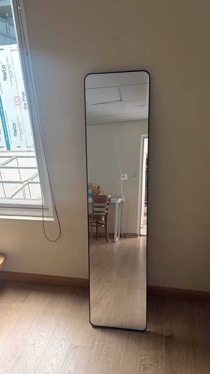 Продам зеркало 145*35 см.