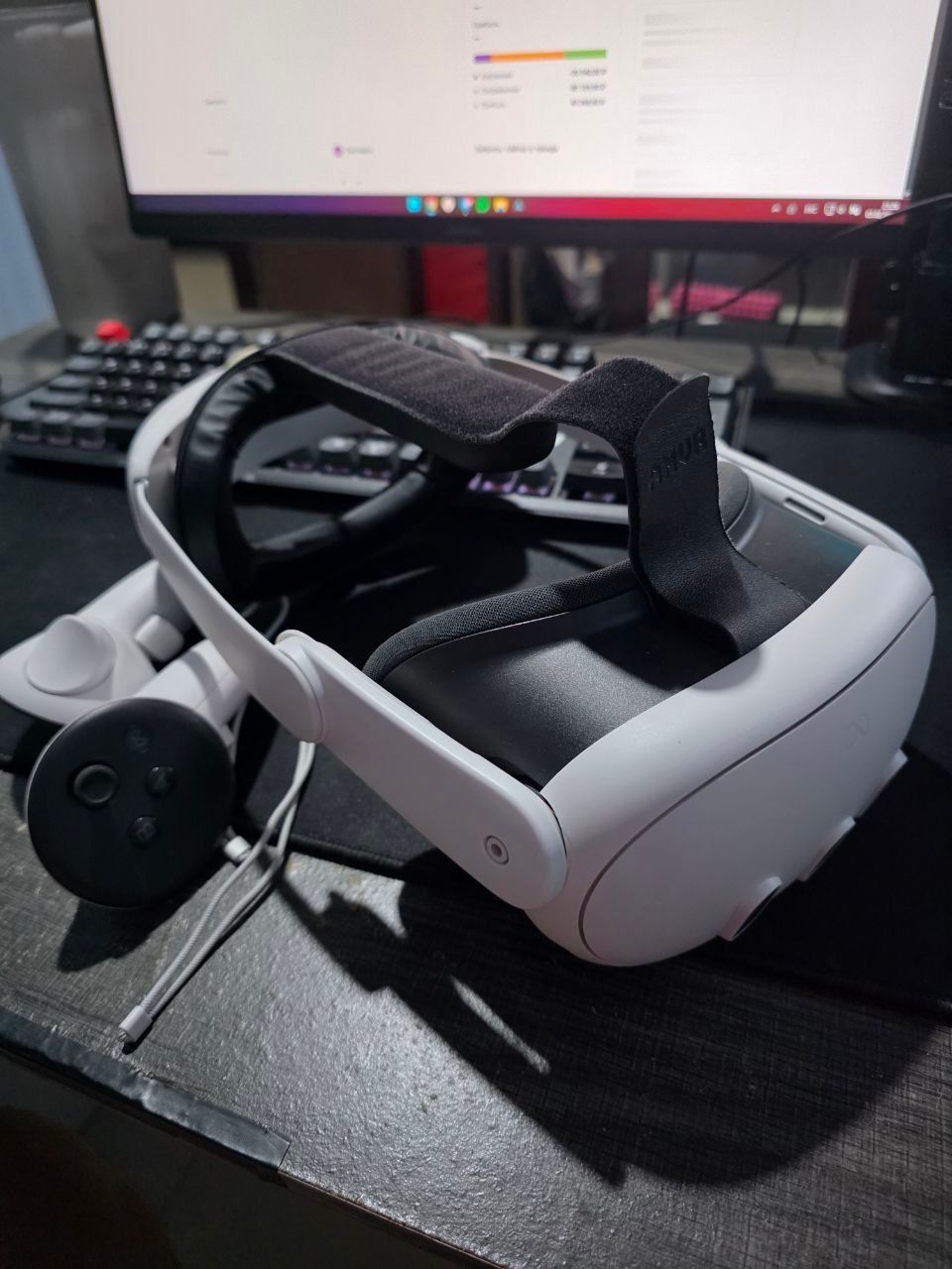 Продам Meta Oculus Quest 3 (VR очки).