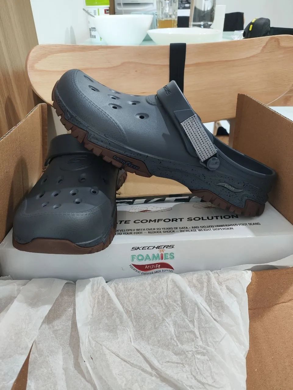 Продам Sketchers Foamies Arch Fit Outdoor Goodyear версия