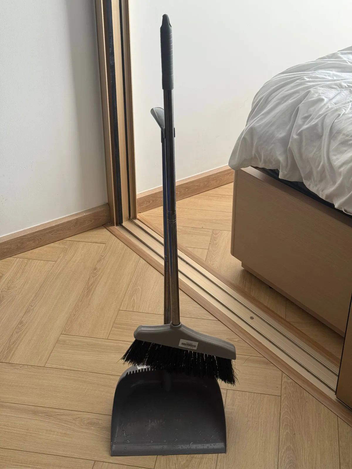Продаю совок и метелку, 100к