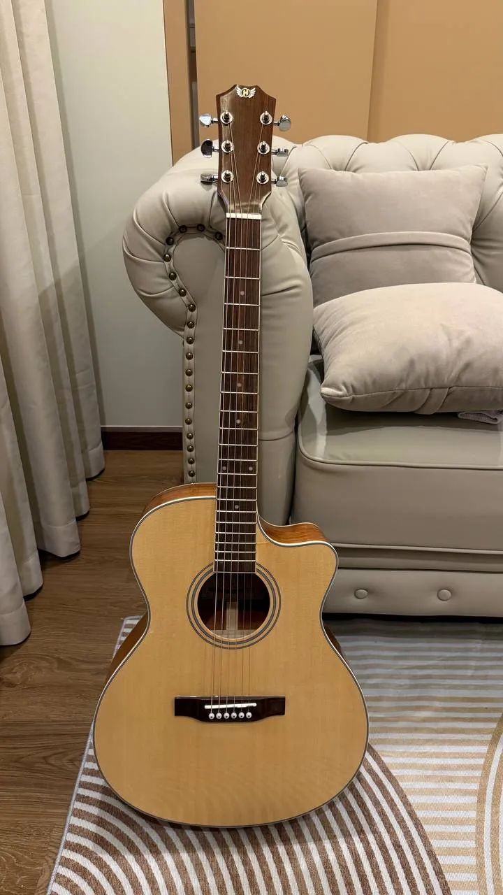 Продаю акустическую гитару Hero Guitar AS4 ручной работы.