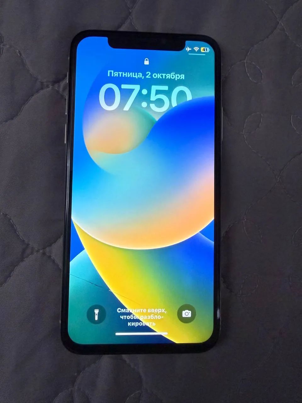 Продам iPhone X 64г