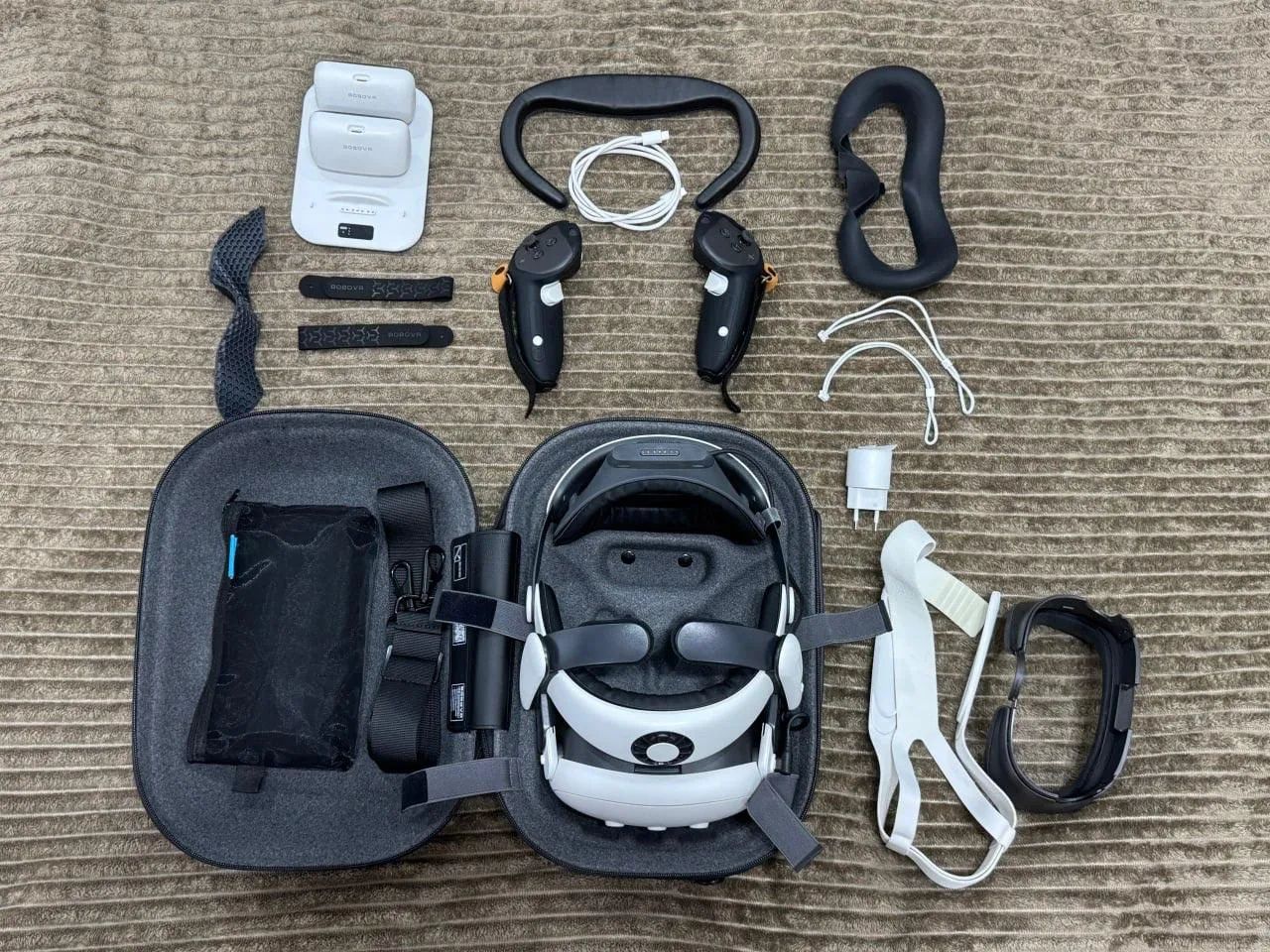 Meta Quest 3 512GB + полный комплект BOBOVR
