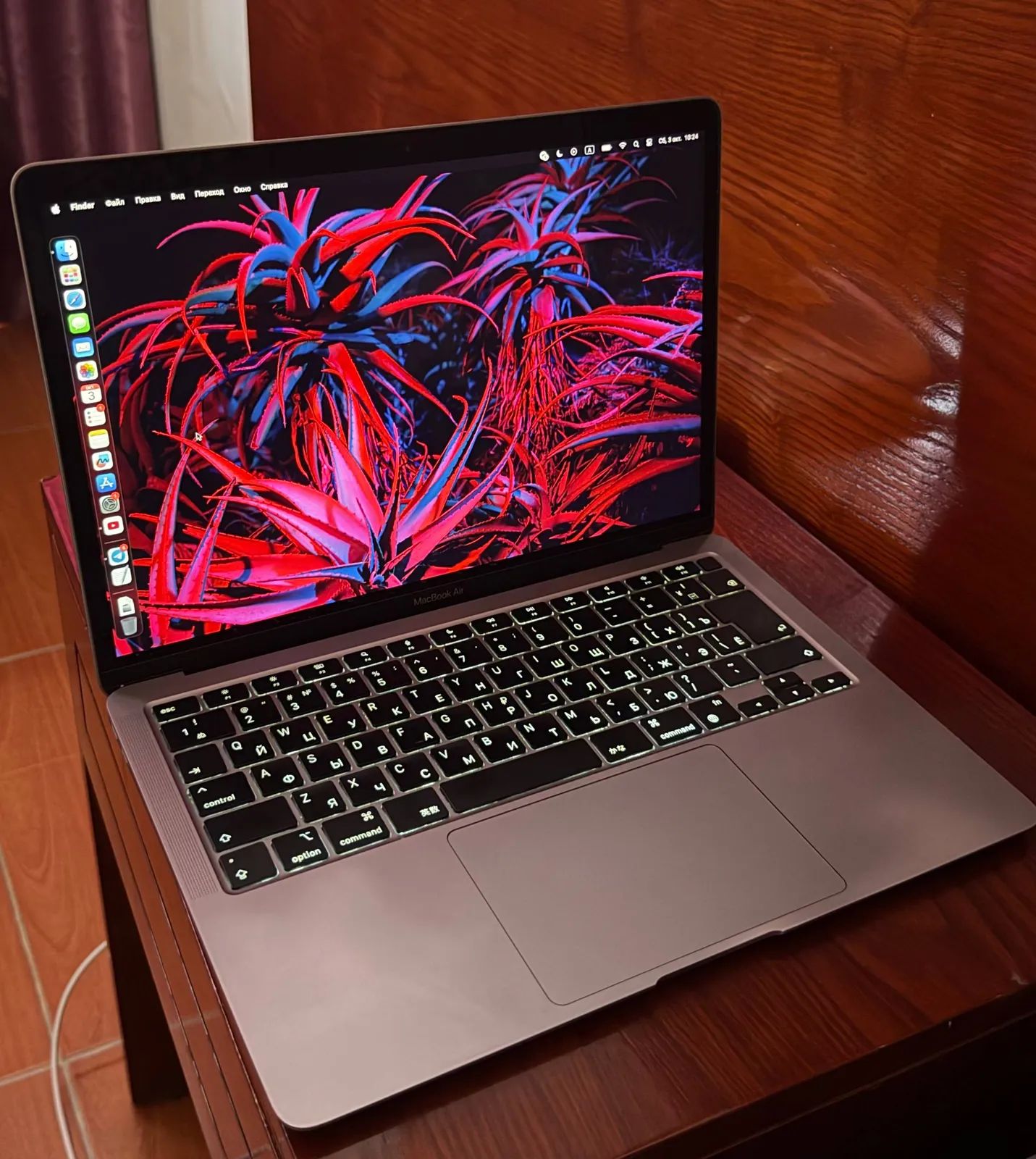 Продам MacBook Air 13 2020 M1
