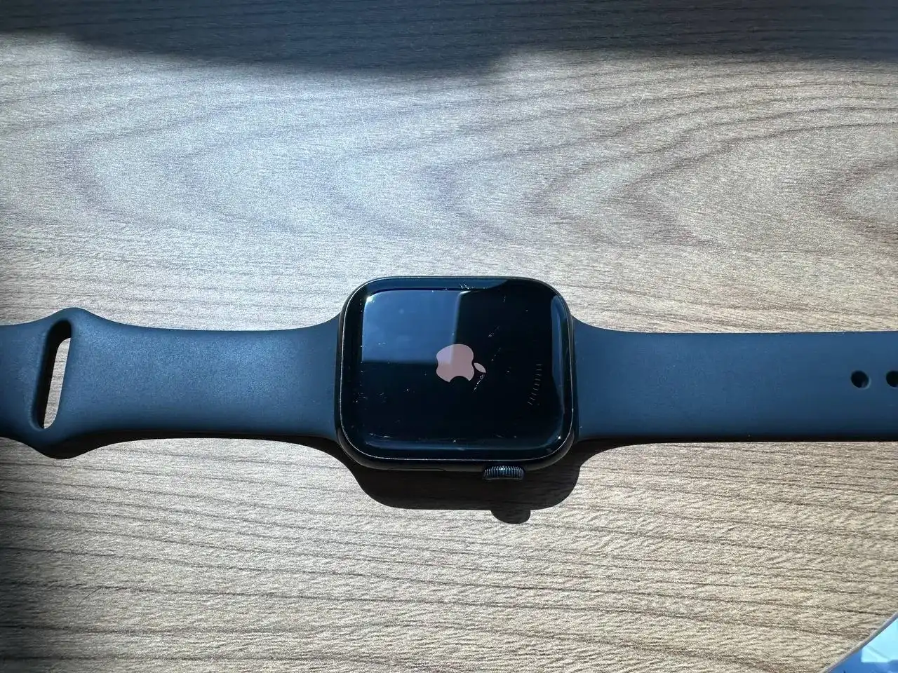 1.Apple Watch Series 7, 45 мм