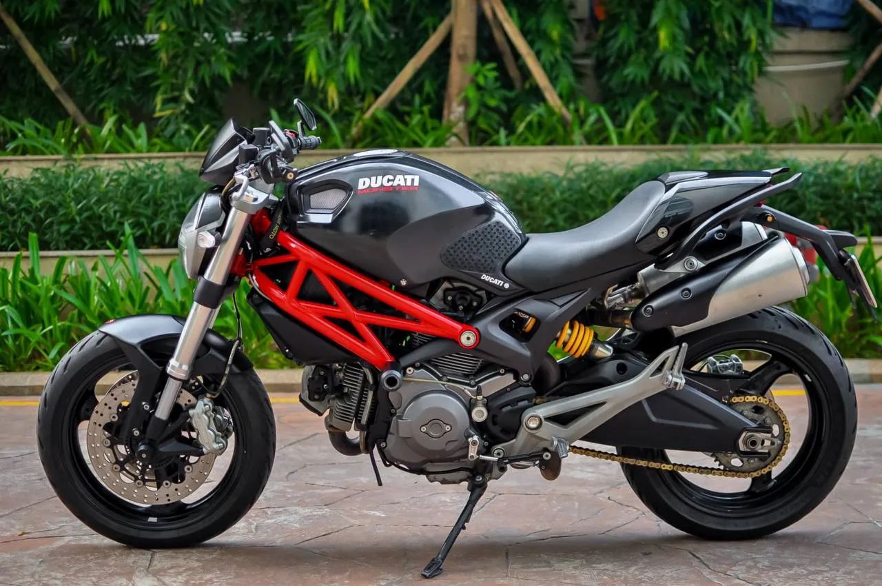 Продаю Ducati Monster 795, 2014 года.