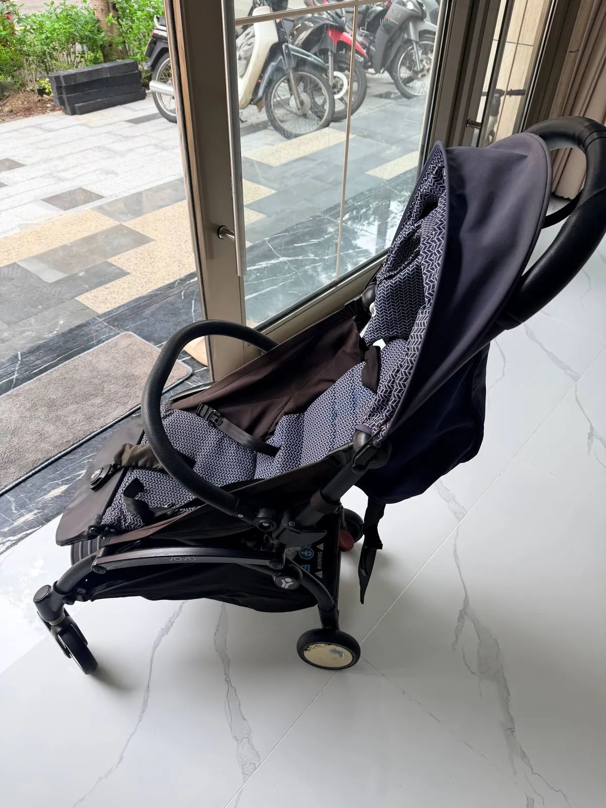 Продаём лёгкую и очень удобную прогулочную коляску BABYZEN YOYO by Air France. Отличный вариант для города и путешествий