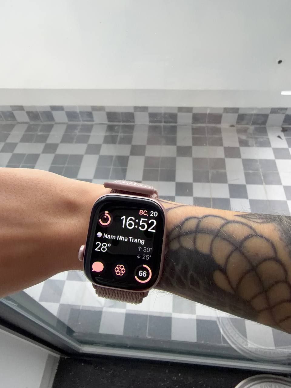 Продаю Apple Watch Series 10, 42 мм, цвет Rose Gold