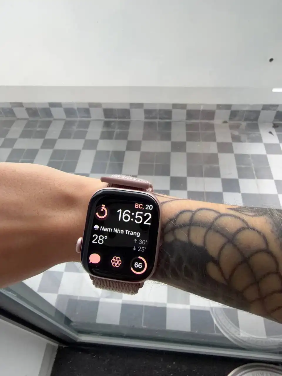 Продаю Apple Watch Series 10, 42 мм, цвет Rose Gold