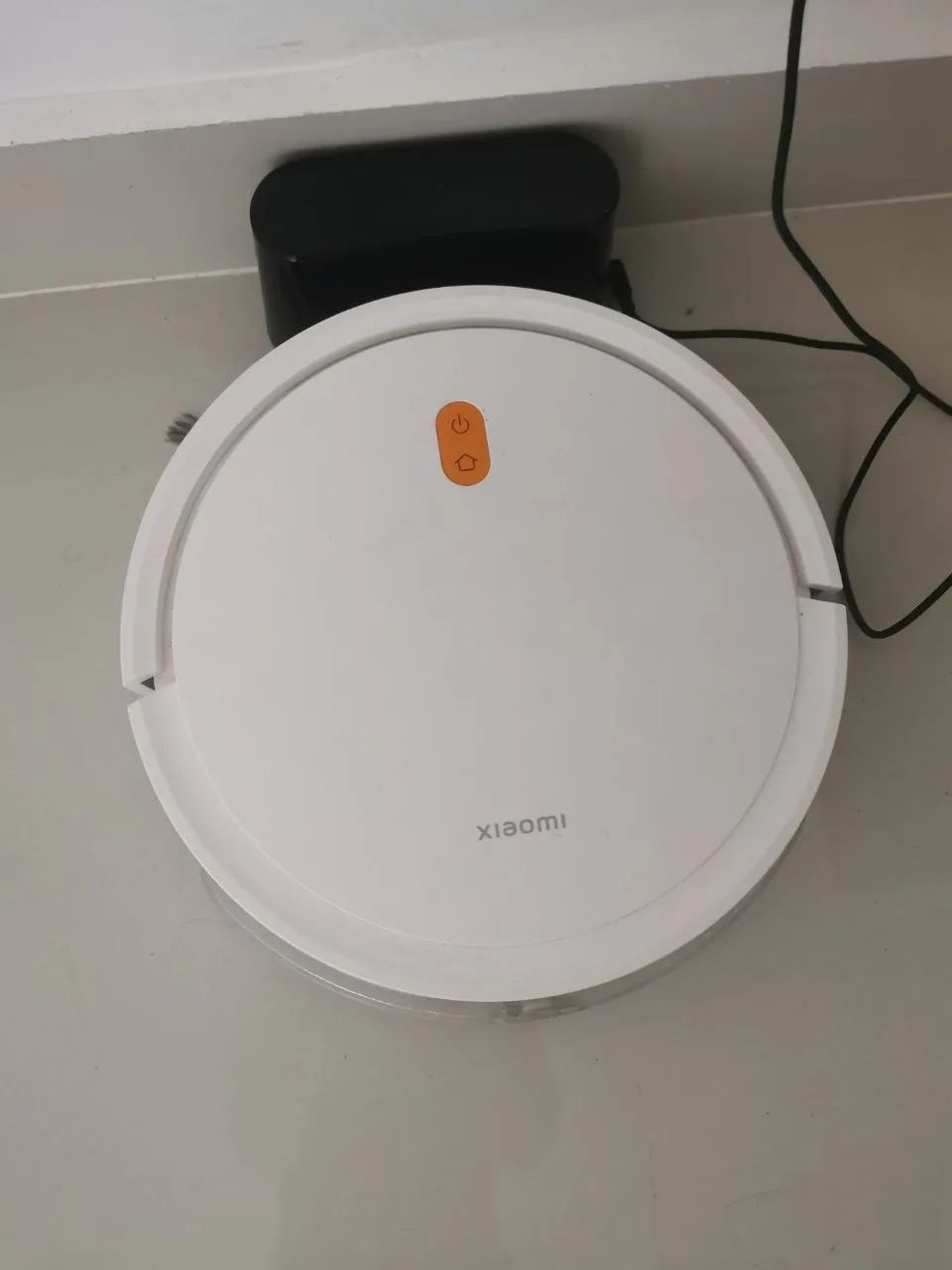 Продаю робот-пылесос Xiaomi Robot Vacuum E5 с функцией сухой и влажной уборки.