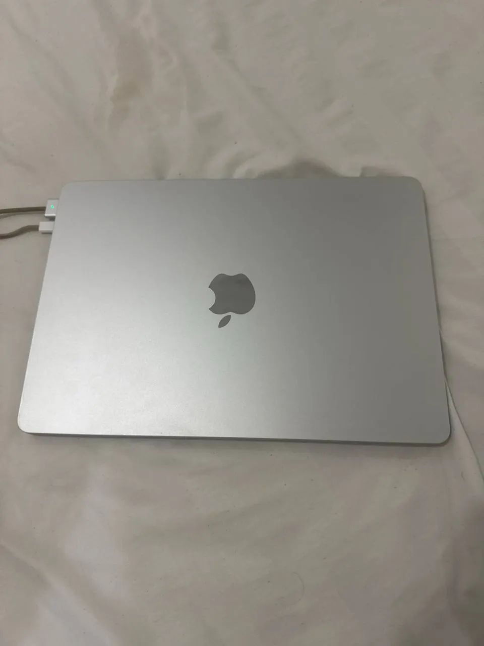 MacBook Air M2 13” — 8/256 GB