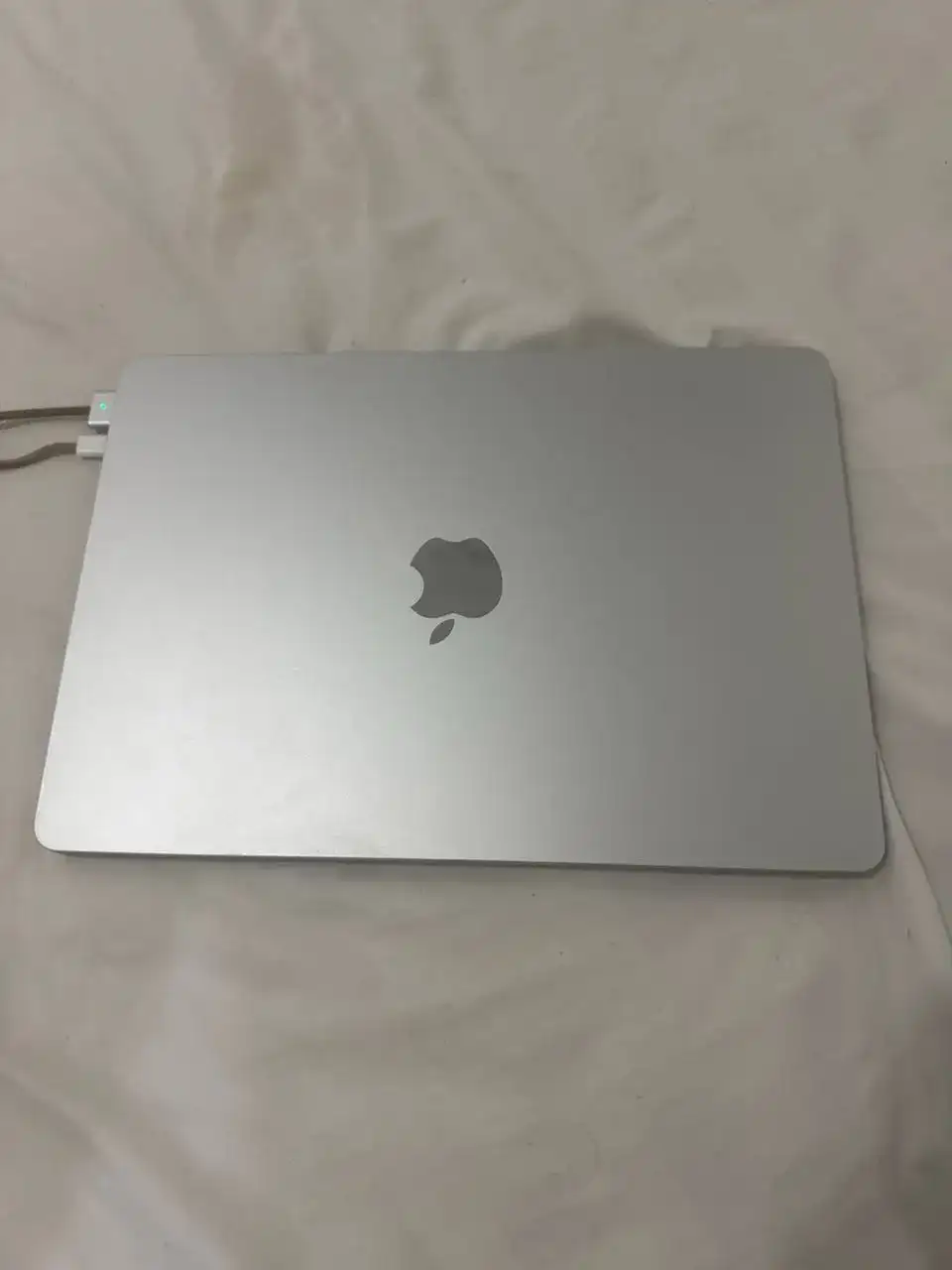 MacBook Air M2 13” — 8/256 GB