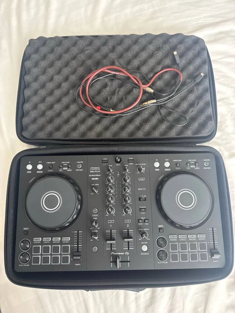 Pioneer DJ DDJ-FLX4.