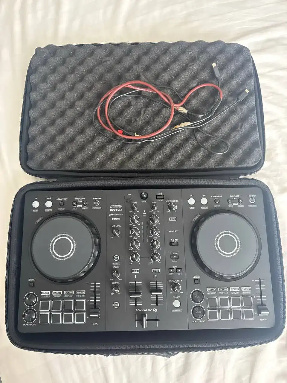 Pioneer DJ DDJ-FLX4.