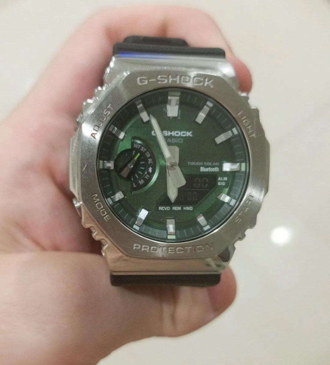 Продаю Casio G-Shock GBM-2100 в отличном состоянии.