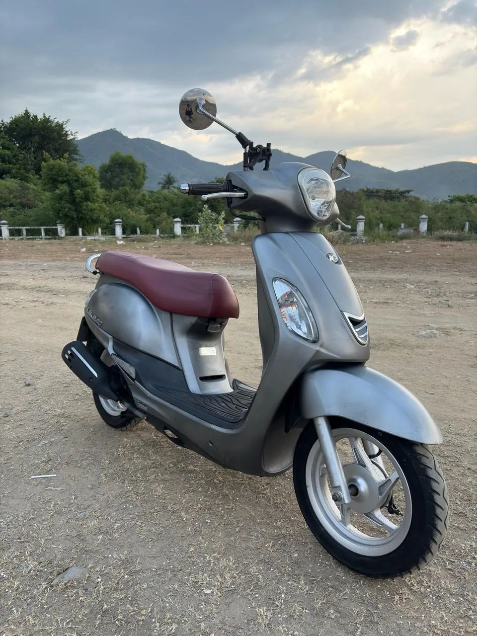Kymco Like 50 кубов. 17 год. Документы имеются. Права не нужны.