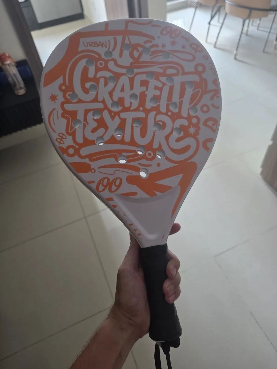 Продам новую ракетку для падела (2 мяча в подарок!) 🎾