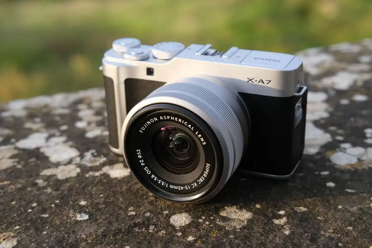 Мне нужно продать свою камеру fujifilm xa7, которая не используется. Цена 12 миллионов VND.