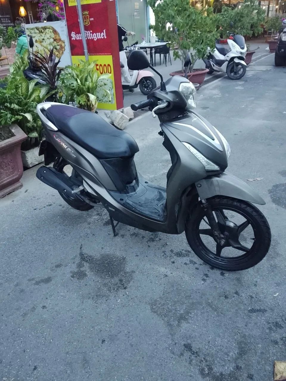 Продам kymco candy 50сс. 2022 год. Все работает, состояние отличное. Права не нужны. Цена 12.8млн. Торг