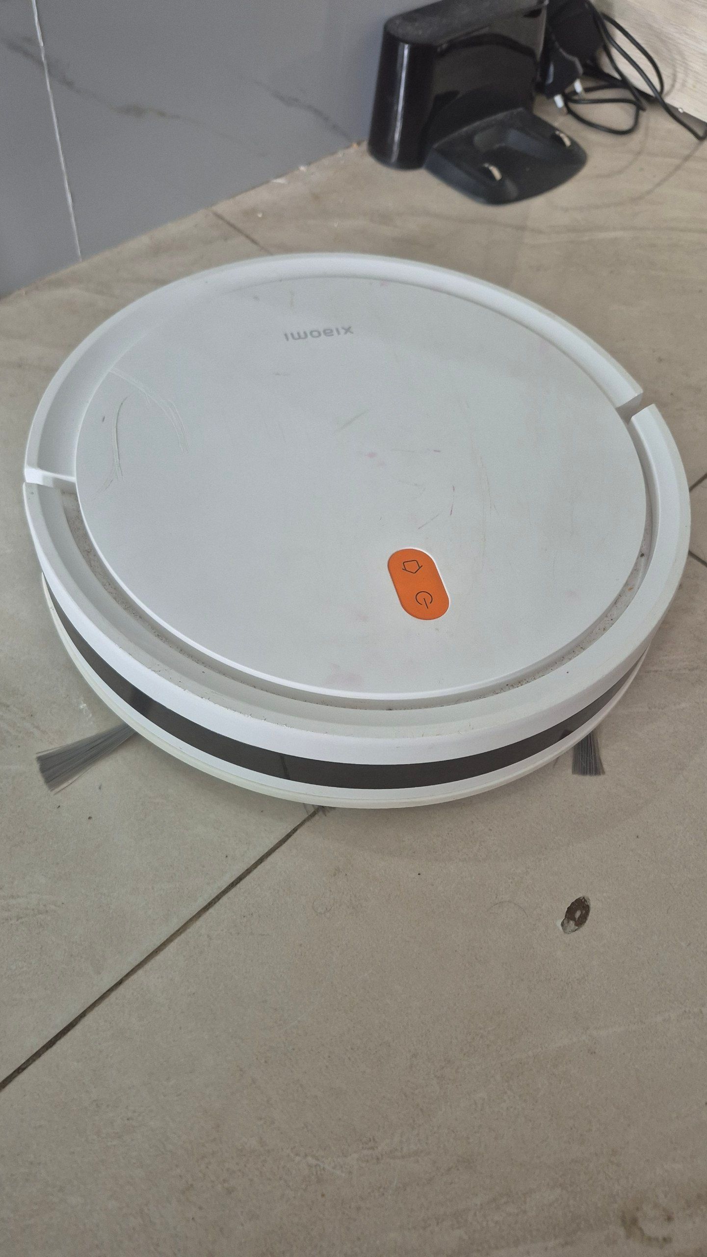 Продам робот пылесос xiaomi vacuum e5 . Покупали для себя но поняли что с детьми он превращается в их игрушку , все функ