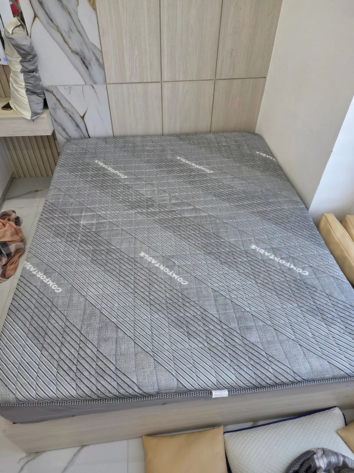 В связи с переездом продам практически новый топпер 160см (спали всего 2 недели). Покупали за 880к, отдам за 500к